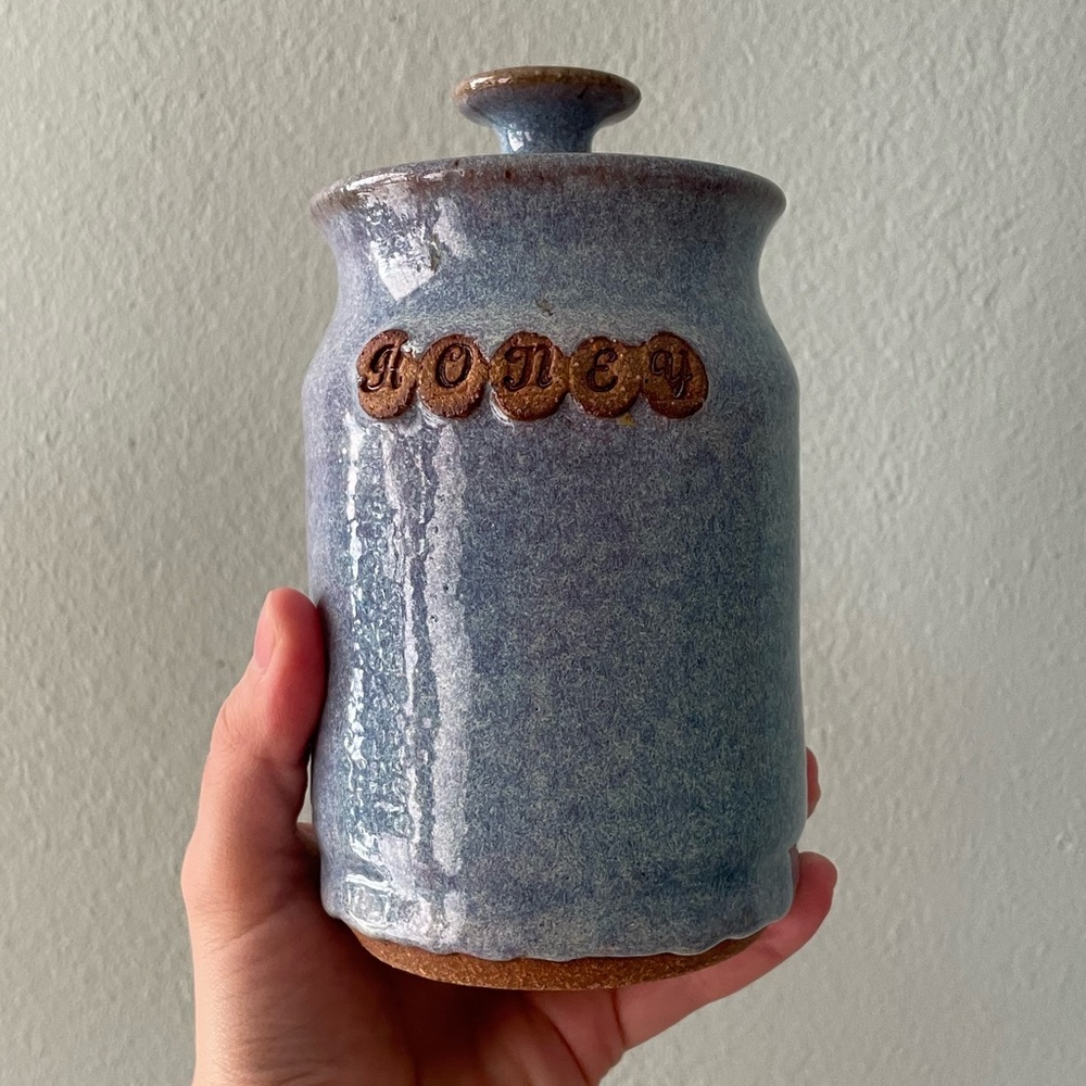 J. Carter | Vintage ‘86 Stoneware Honeypot Jar & Lid